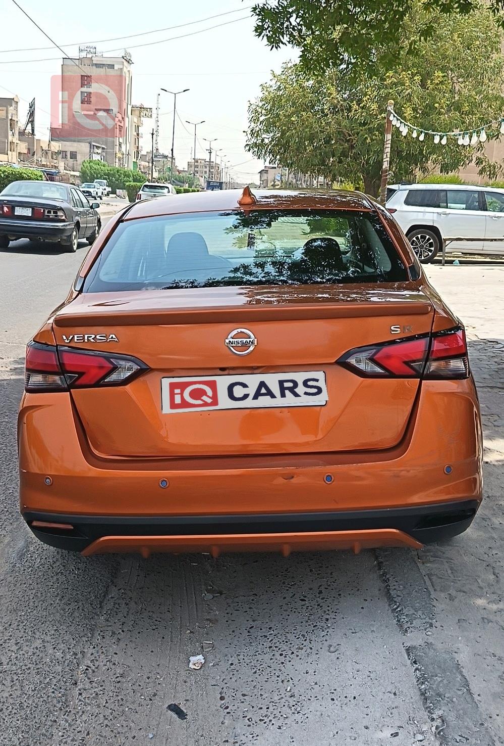 نيسان فيرسا